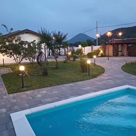 Family Estate Hadzalova Avlija Villa Bihać Eksteriør bilde
