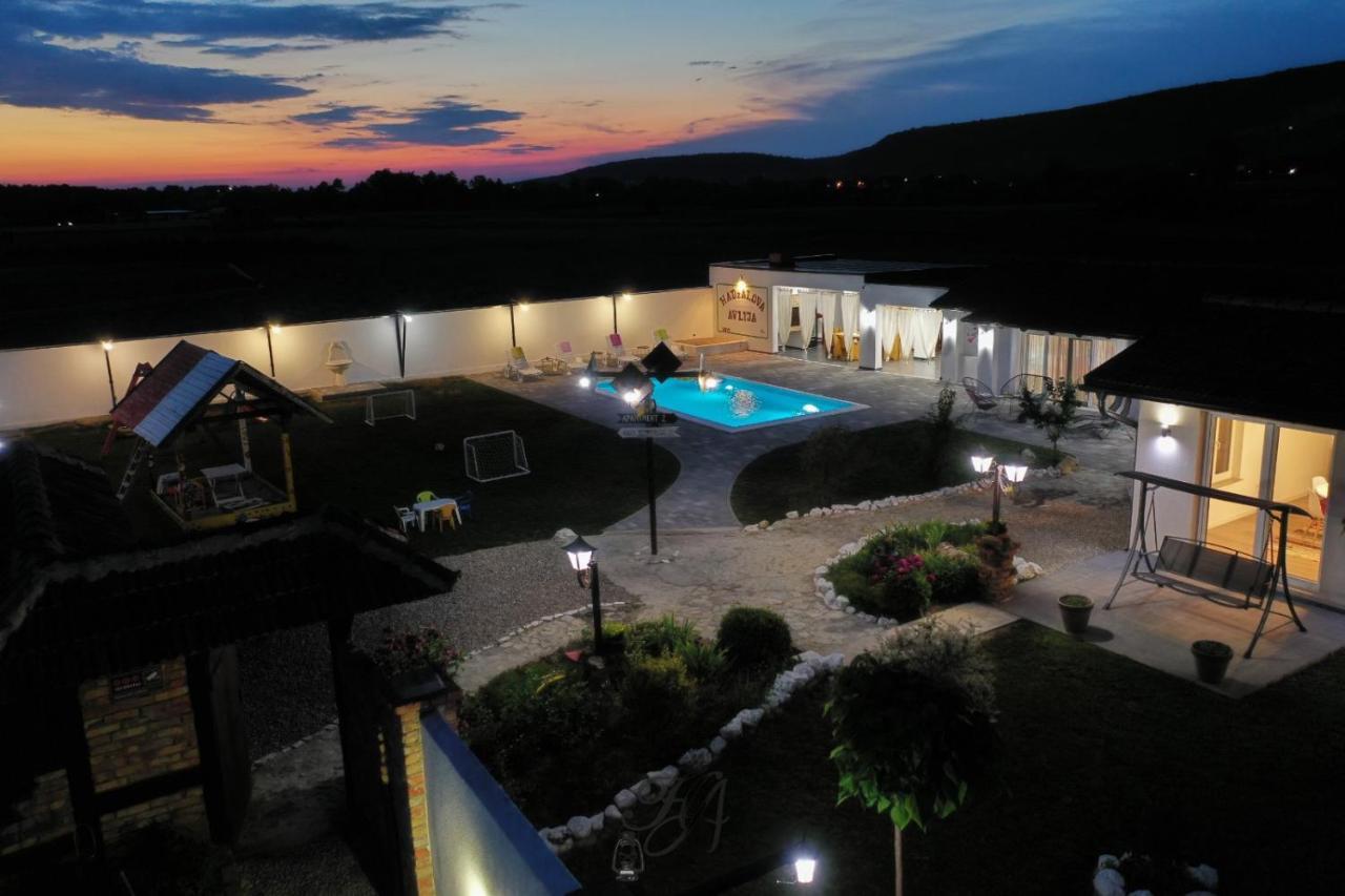 Family Estate Hadzalova Avlija Villa Bihać Eksteriør bilde