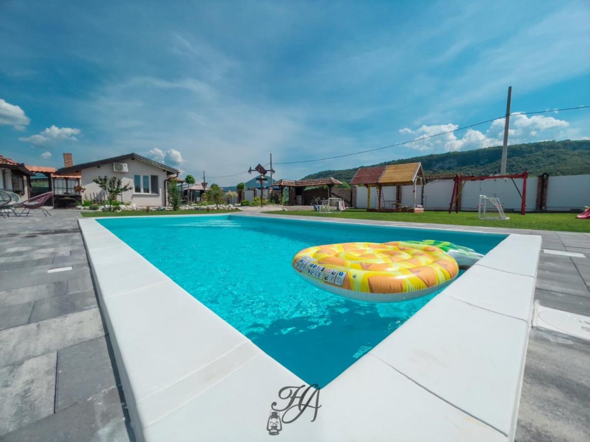 Family Estate Hadzalova Avlija Villa Bihać Eksteriør bilde